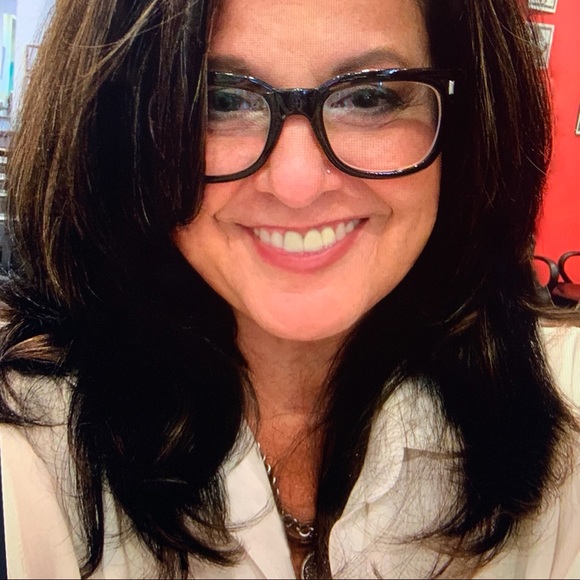 Meet your Posher, Phyllis - Picture 1 of 1